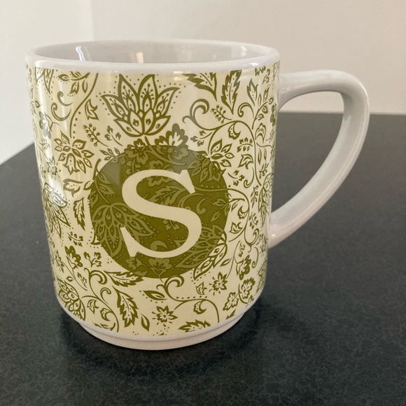 Signature Studio Other - NWOT Large Olive Green S initial mug 20 oz.